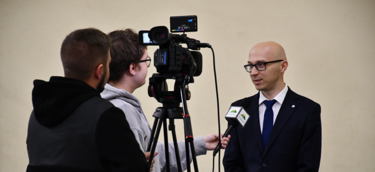 Media o wernisażu „Pamięć zapisana w emocjach”